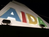 aida-schriftzug-bei_nacht