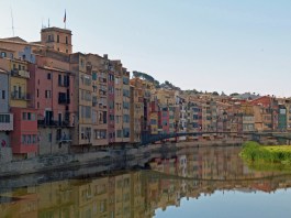 Spanien-Girona-Onyar-Haeuser-2
