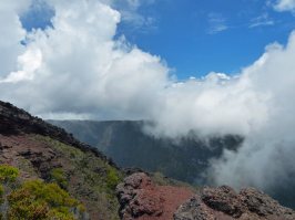 La_Reunion-Vulkan-Piton_de_la_Fournaise-Cratere_Commerson-4